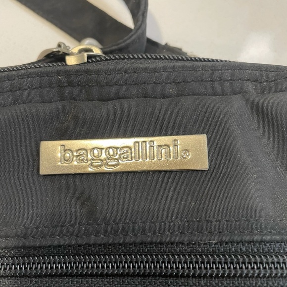 Baggallini Travel Pouch Crossbody Handbag - Picture 3 of 8
